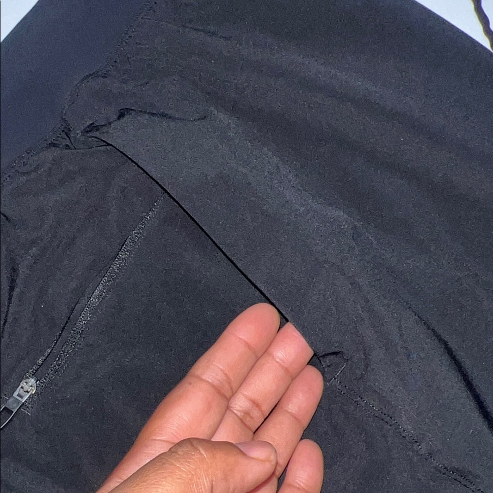 lululemon athletica Black High Waist Shorts Women’s size large - Picture 4 of 9